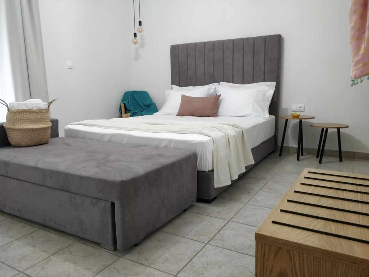 Sivilla Studios Afytos Bagian luar foto